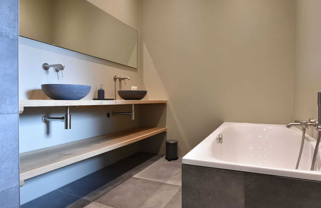 Dwingeloo Farmhouse Retreat - Photo 9