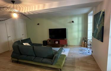 Maison de charme Centre-Ville - WIFI Netflix - Terrasse - 2 cours extérieures - Foto 3