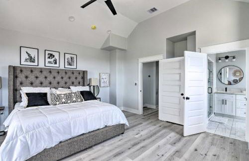 Walk to Crystal Beach Chic Family Retreat with Deck - Foto 12