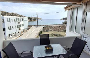 Με θέα τον όρμο της Βάρης - Photo 1