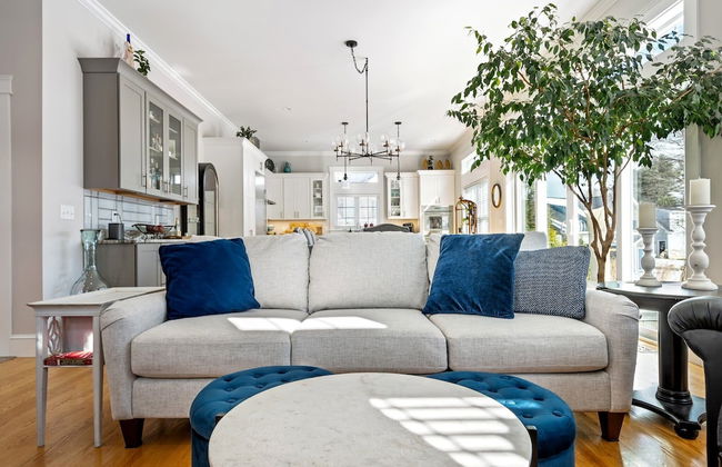 Golf-front Personal Arcade Hot tub Outdoor Kitchen - Photo 19