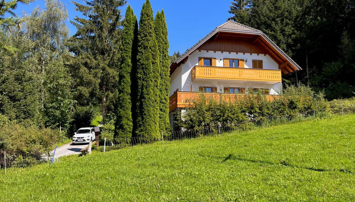 The Red Apartment - Foto 1, House