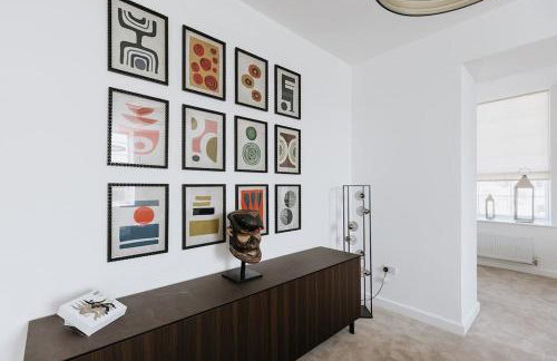 Grade II Mill Townhouse in Leeds with Free Parking which Sleeps 6 - Photo 41