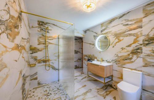 Lilys Pink House - Photo 16