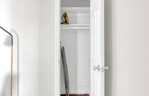 Woodland Hills 2BR w Pool Gym nr Warner Center LAX-699 - Foto 17