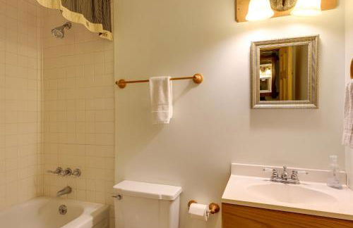 Fraziers Bottom Cabin on 800 Acres of Land with Lake - Foto 30