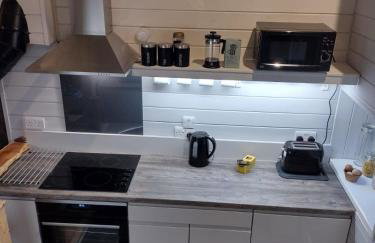 The Scullery - a quirky annex with wood fire - Foto 20