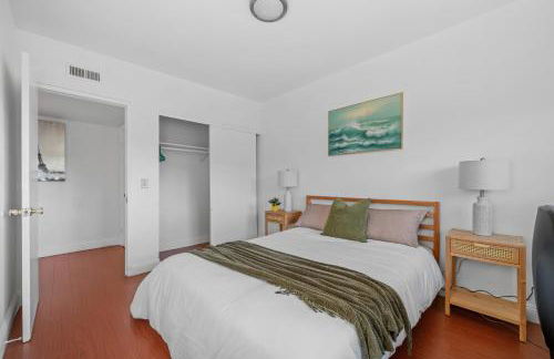 Entire Private Home with 4 Bedrooms 2 Bathrooms, Garage & Gated Yard, Near San Diego Gaslamp, Beach, Available Now - Foto 32