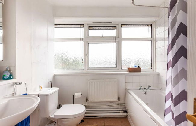 Spacious Home by Lee Valley Rafting Waltham Cross - Foto 11