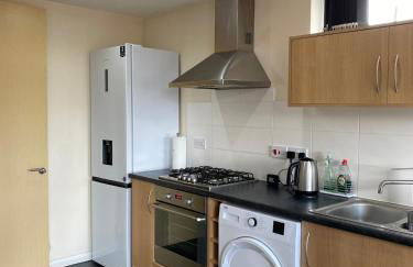 Comfortable 3-Storey House with Free Car Parking - Foto 33