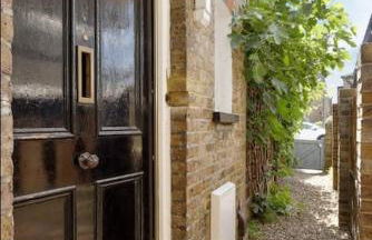 Windsor/Legoland/Ascot charming 3BR home in centre - Photo 9