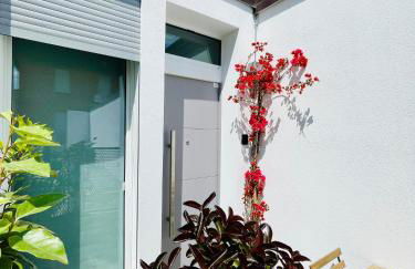 Mood's Home BLQ - Photo 1