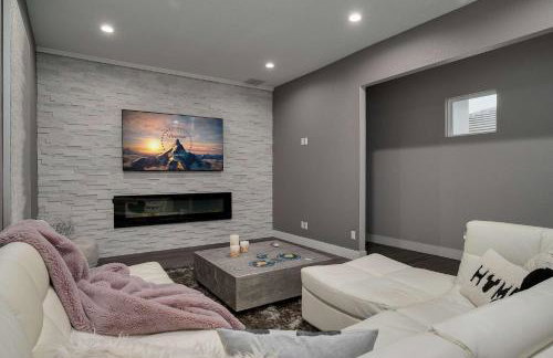 Luxury 6BR Villa w Pool & Cinema 4mi to Disney - Foto 35