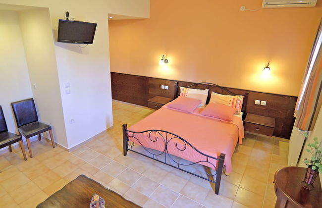 Minos Pension - Photo 22