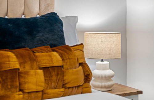 Light And Bright Apartment In The Middle Of Andover - Photo 11