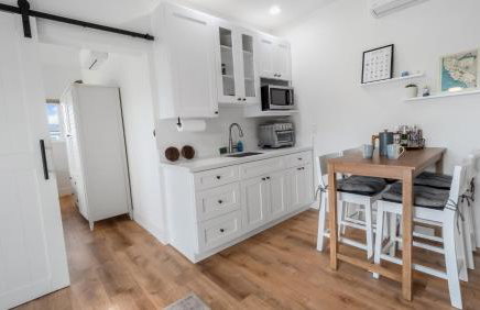 Rise Suites Oceanside - Photo 10