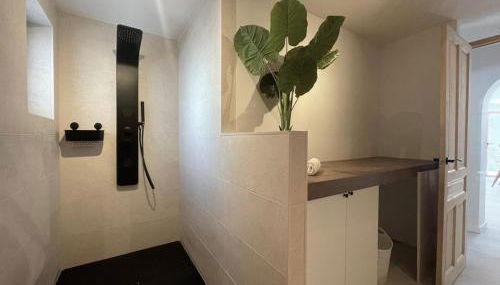 Off-grid Luxury Villa with Tikibar by the pool. - Photo 3