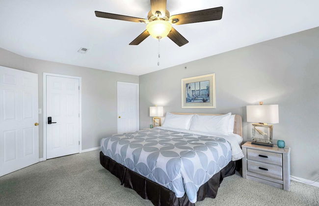 Family Lakefront Oasis Picture Perfect Retreat! - Photo 10