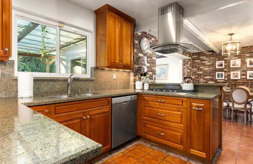 Adorable 4 bedroom home with Pool & more - Foto 4