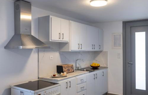 Restia Seaside Apartment I, 50m from Megas Gialos Beach - Foto 4