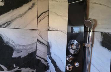 Mountains Views with Pool & Basketball, Relax & Play! - Foto 44