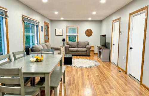 Cayuga lake cottage with private lake access - Foto 9
