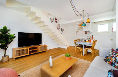 WHome Cozy Riverside Apartment in Trafaria - Foto 1
