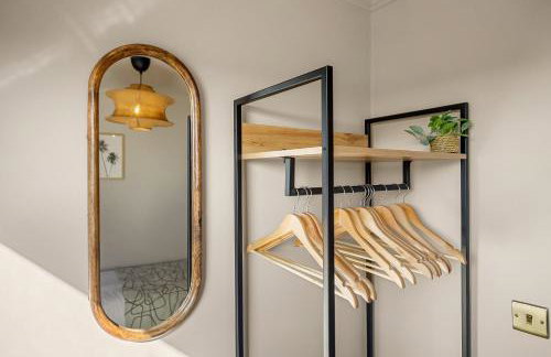 Luxury Plymouth Work & Stay House - Photo 34