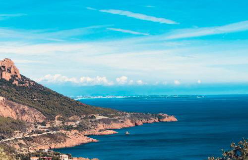 Belle Villa VUE MER EXCEPTIONNELLE PISCINE PRIVÉE 3 mn PLAGES et CALANQUES - Foto 8