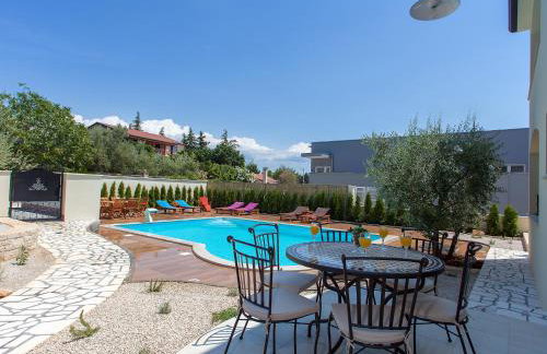 Villa Birikina with Pool - Photo 58