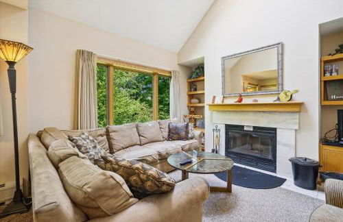 Highridge J5B Spectacular 1 Bedroom Escape with fireplace, sauna & resort amenities - Foto 1