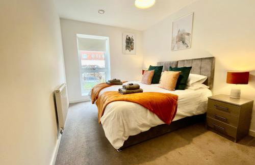 Spacious 2 bed ground floor apartment, Free parking, close to Historic dockyard & Gunwharf Quays - Foto 8