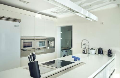 Villa in Sitges with Pool, Jacuzzi, BBQ, View, AC, 12Pax - Foto 24