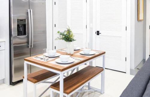 Stylish Two Bedroom Apartment with Free Indoor Parking - Foto 17