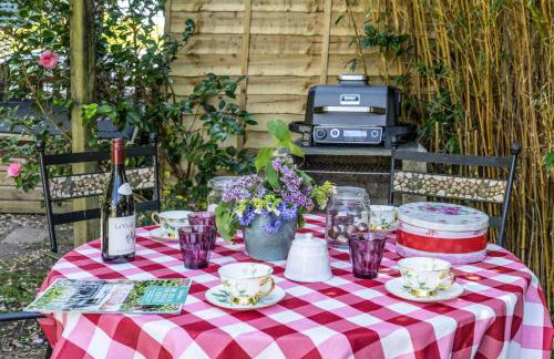 18th Century Thatched Cottage Parking & Garden - Foto 34