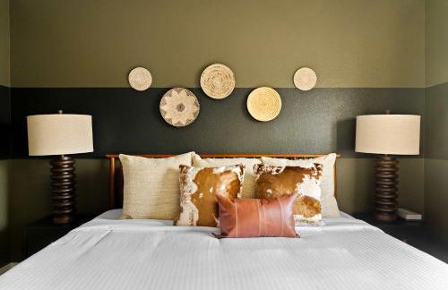 Sleeps 18 Private Pool & Hot Tub Playground - Photo 26