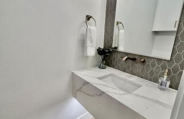 Houston- Downtown, NRG, Med Center, City Views, U of H & TSU, Rodeo - Photo 51