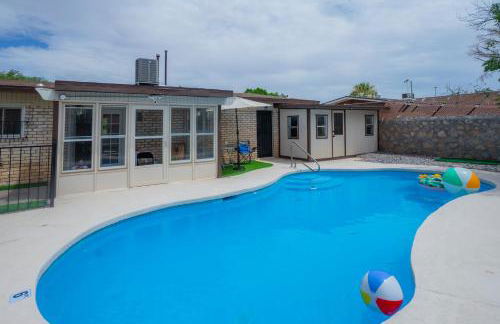 Private Pool Retreat Steps from Album Park - Foto 27