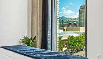 Exceptional 1BD BA-PoolHotTubGymParking- Downtown! - Foto 3