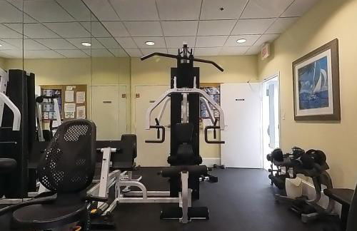 Oceanfront luxury at Hibiscus Breeze, charming 2/2 condo on North Hutchinson Island 3 Month Min - Photo 16