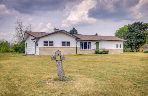 Updated Plymouth Home about 5 Mi to Road America! - Foto 31