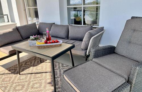 Beste Lage mit Warnowblick - großer Balkon, zwei Schlafzimmer, Aufzug, Stellplatz - Foto 14