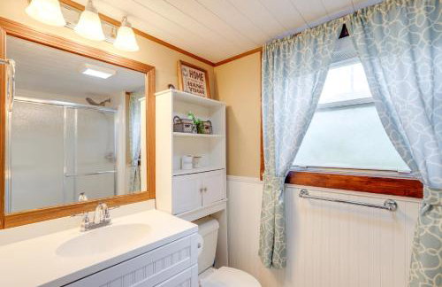 Cozy Mars Hill Farmhouse with Scenic Views - Foto 14