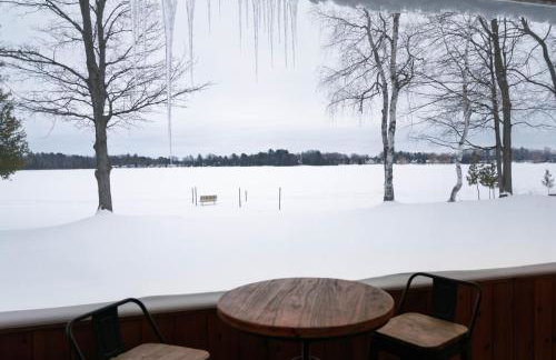 Bass Bay Getaway | Lakefront Family Cottage - Foto 48