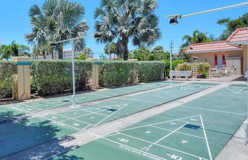 5 min walk to #1 beach in America Canal View - Foto 9