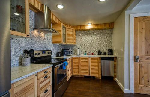 The Hilltop Haven 2bd Suite and Pet Friendly - Foto 5