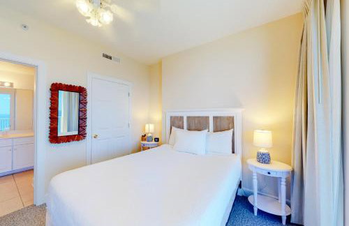 14th-floor oceanfront condo with ocean view pool & hot tub access WiFi & W&D - Foto 12