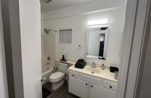 Pet Friendly Home Near Hospitals - Foto 7