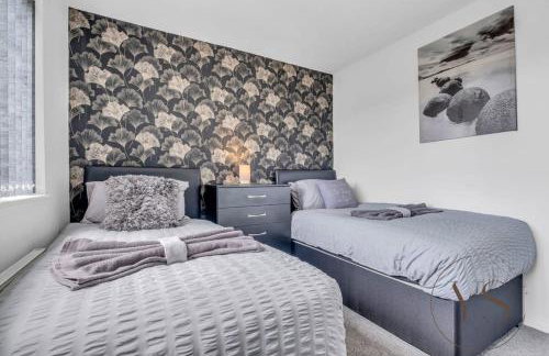 Modern 3BR Home in 9 Anson Rd Near Sandwell Hospital with Garden and Free Parking - Foto 60