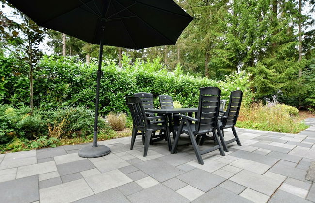 Cosy Chalet w/ Garden Patio - Foto 16